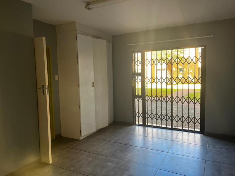 2 Bedroom Property for Sale in Kannoniers Park North West